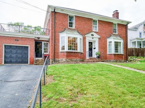 86 Everett St, Southbridge, MA 01550 photo 3