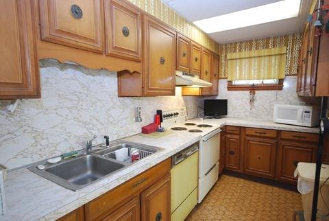 65 Shawmut St, Springfield, MA 01108 photo 5