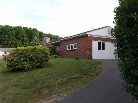 4 Valley Ln, Easthampton, MA 01027 photo 3