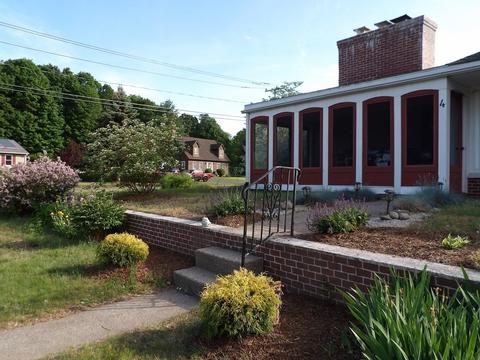 4 Valley Ln, Easthampton, MA 01027 photo 2
