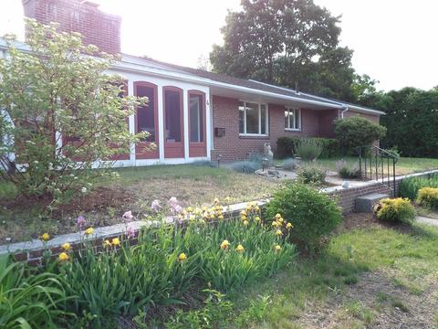 4 Valley Ln, Easthampton, MA 01027 photo 1