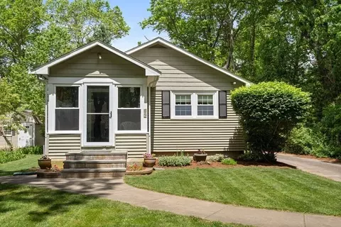 89 Walnut St, Walpole, MA 02081 photo 1