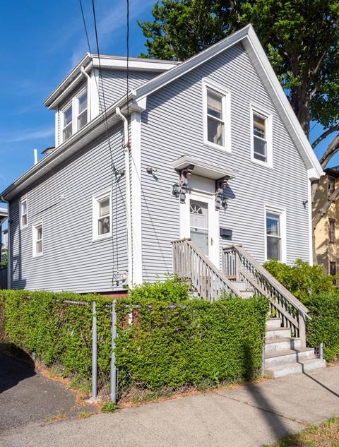37 Brimblecom St, Lynn, MA 01902 photo 2