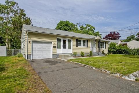 68 Yvette St, Chicopee, MA 01020 photo 3
