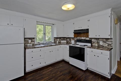 68 Yvette St, Chicopee, MA 01020 photo 14