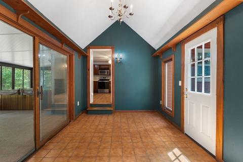 24 Maple St, Douglas, MA 01516 photo 5
