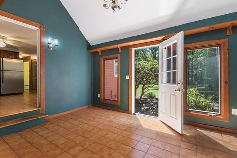 24 Maple St, Douglas, MA 01516 photo 4