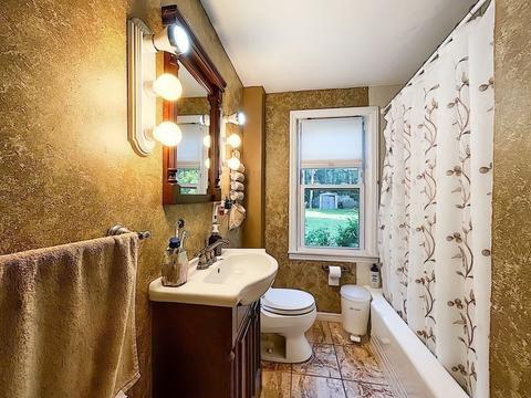 49 Bartels St, Springfield, MA 01128 photo 13