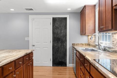 3 Birch St, Danvers, MA 01923 photo 7