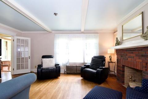 156 Whittum Ave, Springfield, MA 01118 photo 28