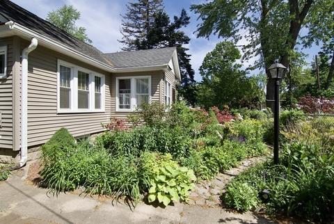 156 Whittum Ave, Springfield, MA 01118 photo 3
