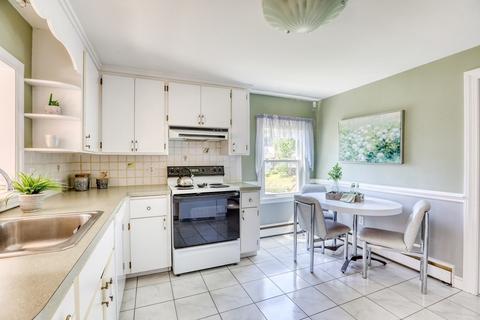 558 Main St, Stoneham, MA 02180 photo 6