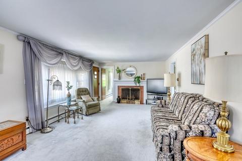 558 Main St, Stoneham, MA 02180 photo 3