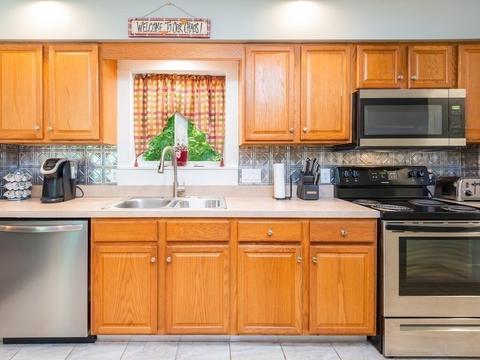 2 Campbell St, Webster, MA 01570 photo 9