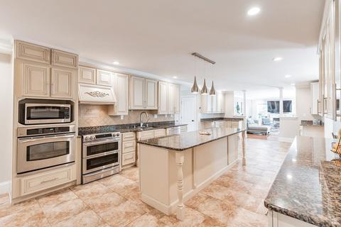 564 Central Ave, Needham, MA 02494 photo 4