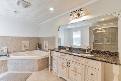 564 Central Ave, Needham, MA 02494 photo 13