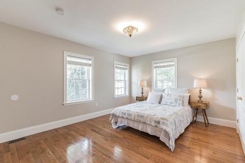 564 Central Ave, Needham, MA 02494 photo 16