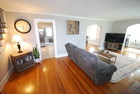 39 Rencelau St, Springfield, MA 01118 photo 5