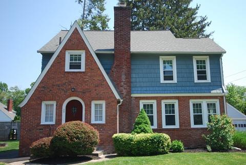 39 Rencelau St, Springfield, MA 01118 photo 1