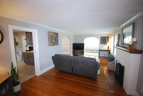 39 Rencelau St, Springfield, MA 01118 photo 6