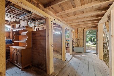 2 Dalbeck Ln, Ashburnham, MA 01430 photo 39