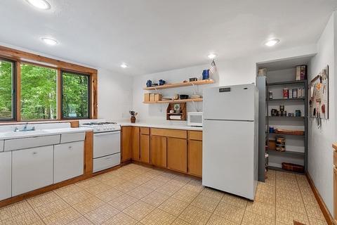 2 Dalbeck Ln, Ashburnham, MA 01430 photo 6
