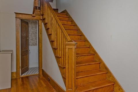 16 Eton St, Springfield, MA 01108 photo 7