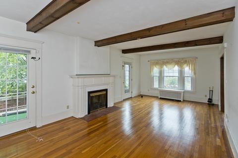 16 Eton St, Springfield, MA 01108 photo 3