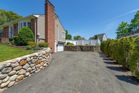 103 Macarthur Rd, Stoneham, MA 02180 photo 28
