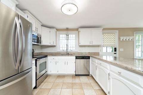 103 Macarthur Rd, Stoneham, MA 02180 photo 1