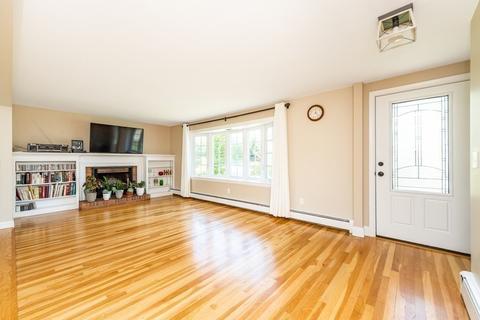 103 Macarthur Rd, Stoneham, MA 02180 photo 6