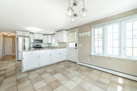 103 Macarthur Rd, Stoneham, MA 02180 photo 2