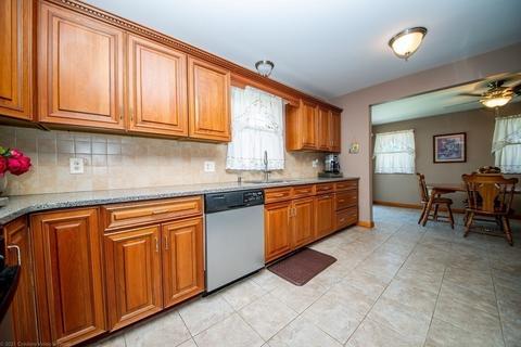 34 Canonicus St, Fall River, MA 02723 photo 6