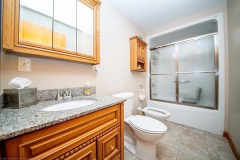 34 Canonicus St, Fall River, MA 02723 photo 10