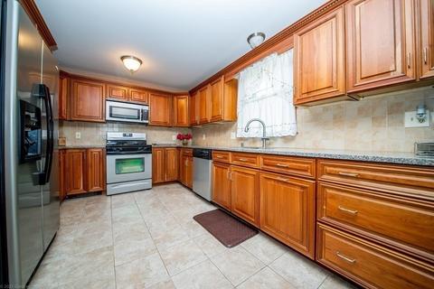 34 Canonicus St, Fall River, MA 02723 photo 5