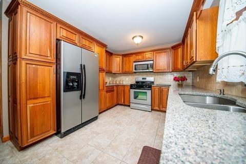 34 Canonicus St, Fall River, MA 02723 photo 3