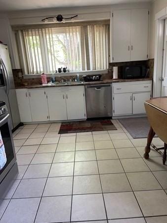 96 Embury St, Springfield, MA 01109 photo 5