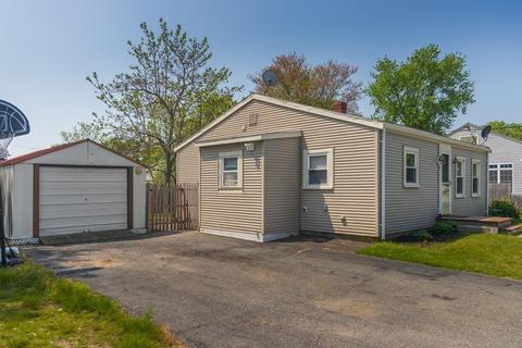 16 Roosevelt St, Acushnet, MA 02743 photo 3