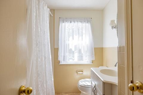 68 Old Brook Rd, Springfield, MA 01118 photo 11