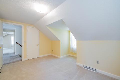 68 Old Brook Rd, Springfield, MA 01118 photo 15