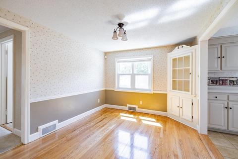68 Old Brook Rd, Springfield, MA 01118 photo 8