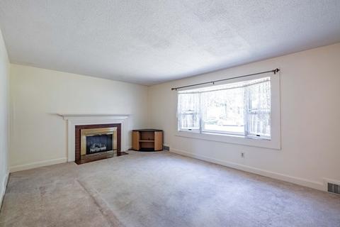 68 Old Brook Rd, Springfield, MA 01118 photo 10
