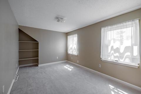68 Old Brook Rd, Springfield, MA 01118 photo 12
