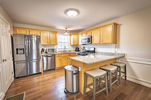 1084 Pine St #2, Fall River, MA 02723 photo 4