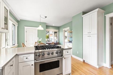 91 Pleasant St, Reading, MA 01867 photo 16