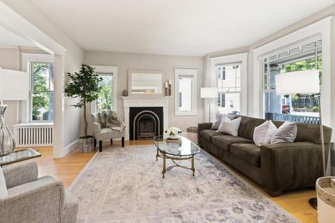 91 Pleasant St, Reading, MA 01867 photo 5