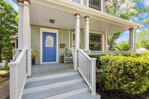 91 Pleasant St, Reading, MA 01867 photo 2