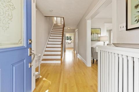 91 Pleasant St, Reading, MA 01867 photo 4