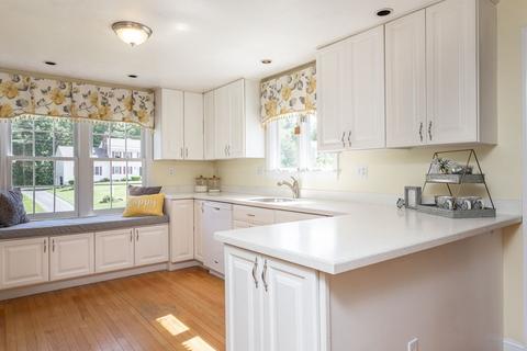 52 Everett Dr, Raynham, MA 02767 photo 4