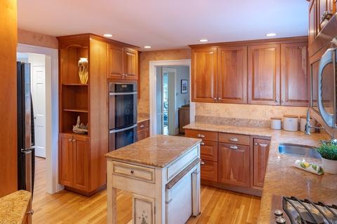 99 Tedesco St, Marblehead, MA 01945 photo 3